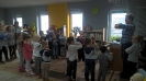 Przedszkolaki z Brzezia w brzeskiej bibliotece 2016_18