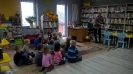 Przedszkolaki z Guźlina w brzeskiej bibliotece