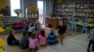 Przedszkolaki z Guźlina w brzeskiej bibliotece_8