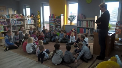 Przedszkolaki z Brzezia w brzeskiej bibliotece 2016_2