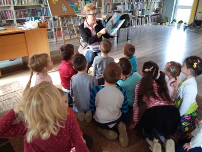 Przedszkolaki z Guźlina z wizytą w Bibliotece 2018_11